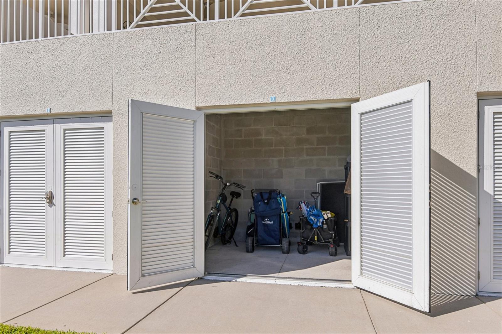 DOLPHIN KEY CONDO - Residential