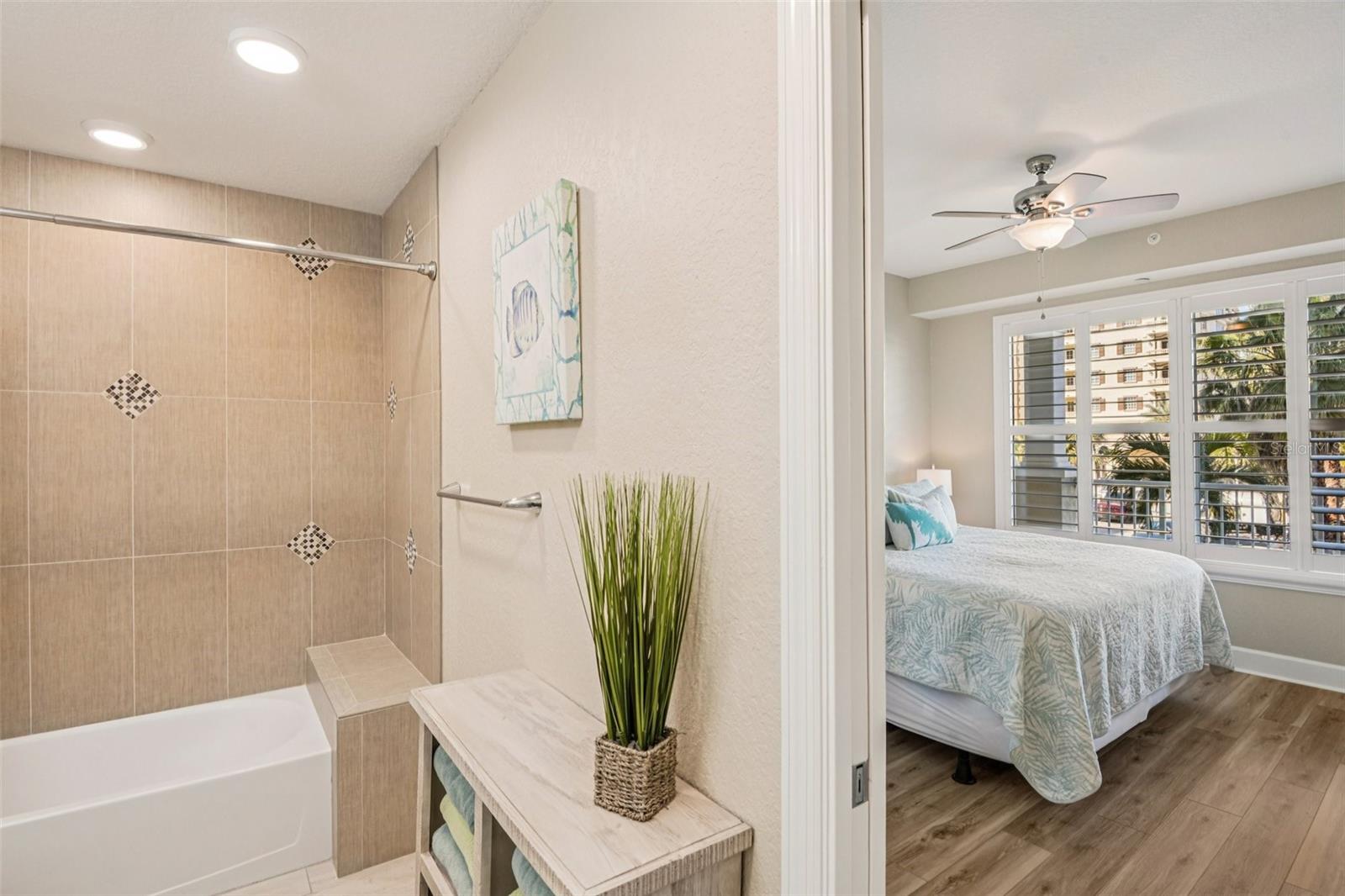 DOLPHIN KEY CONDO - Residential