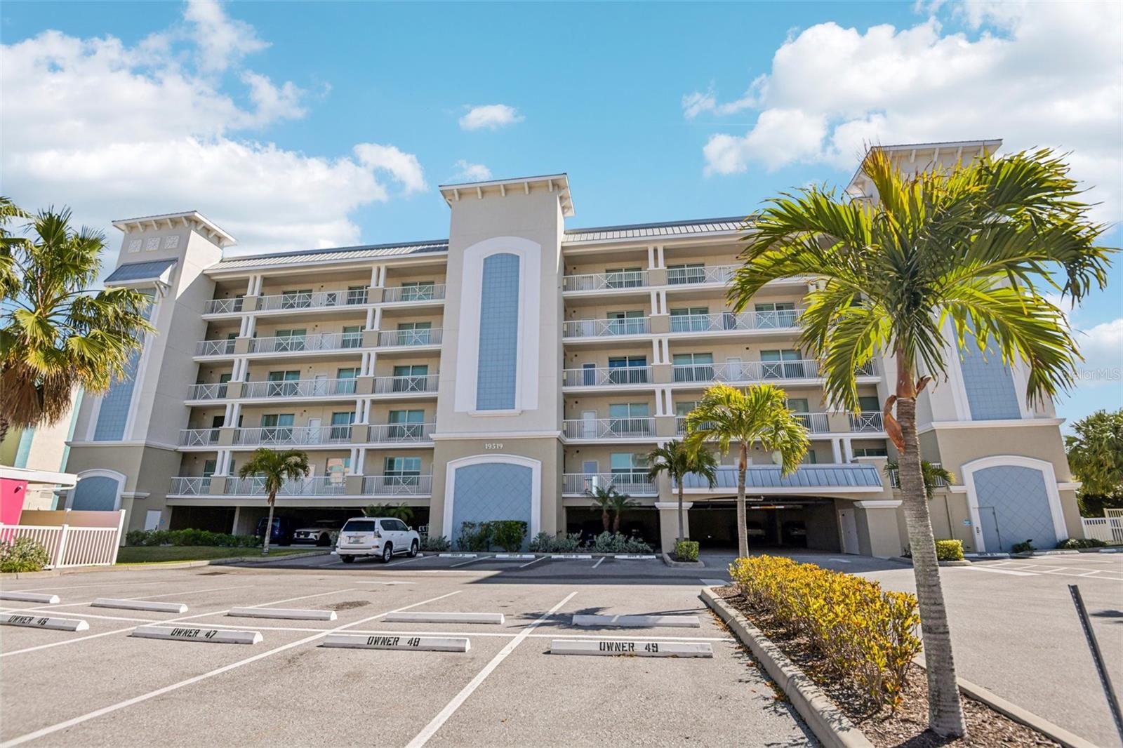 DOLPHIN KEY CONDO - Residential