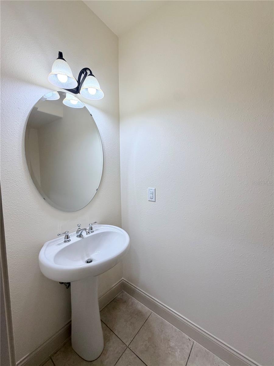 TIERRA DEL SOL - Residential Lease
