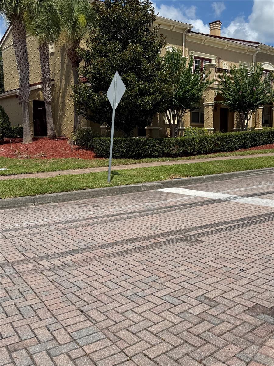 TIERRA DEL SOL - Residential Lease