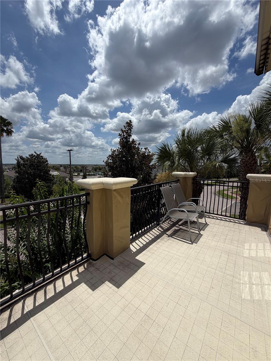 TIERRA DEL SOL - Residential Lease