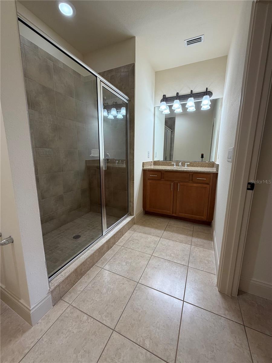 TIERRA DEL SOL - Residential Lease