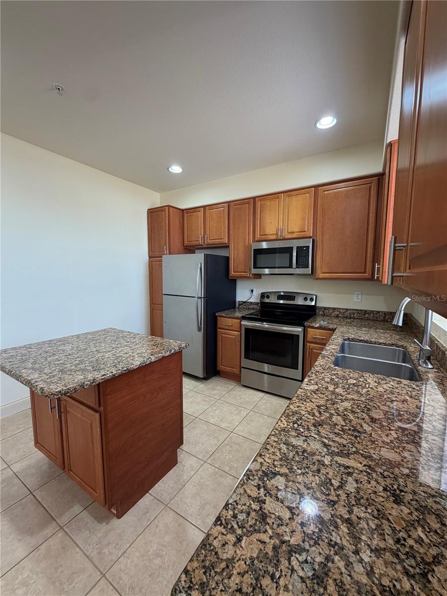 TIERRA DEL SOL - Residential Lease