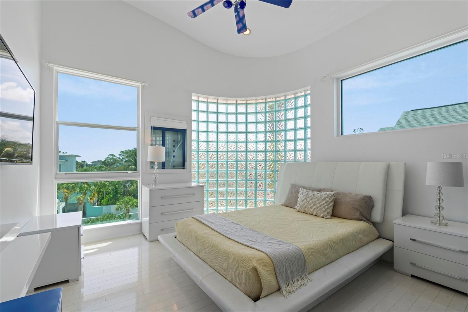 SARASOTA BEACH - Residential