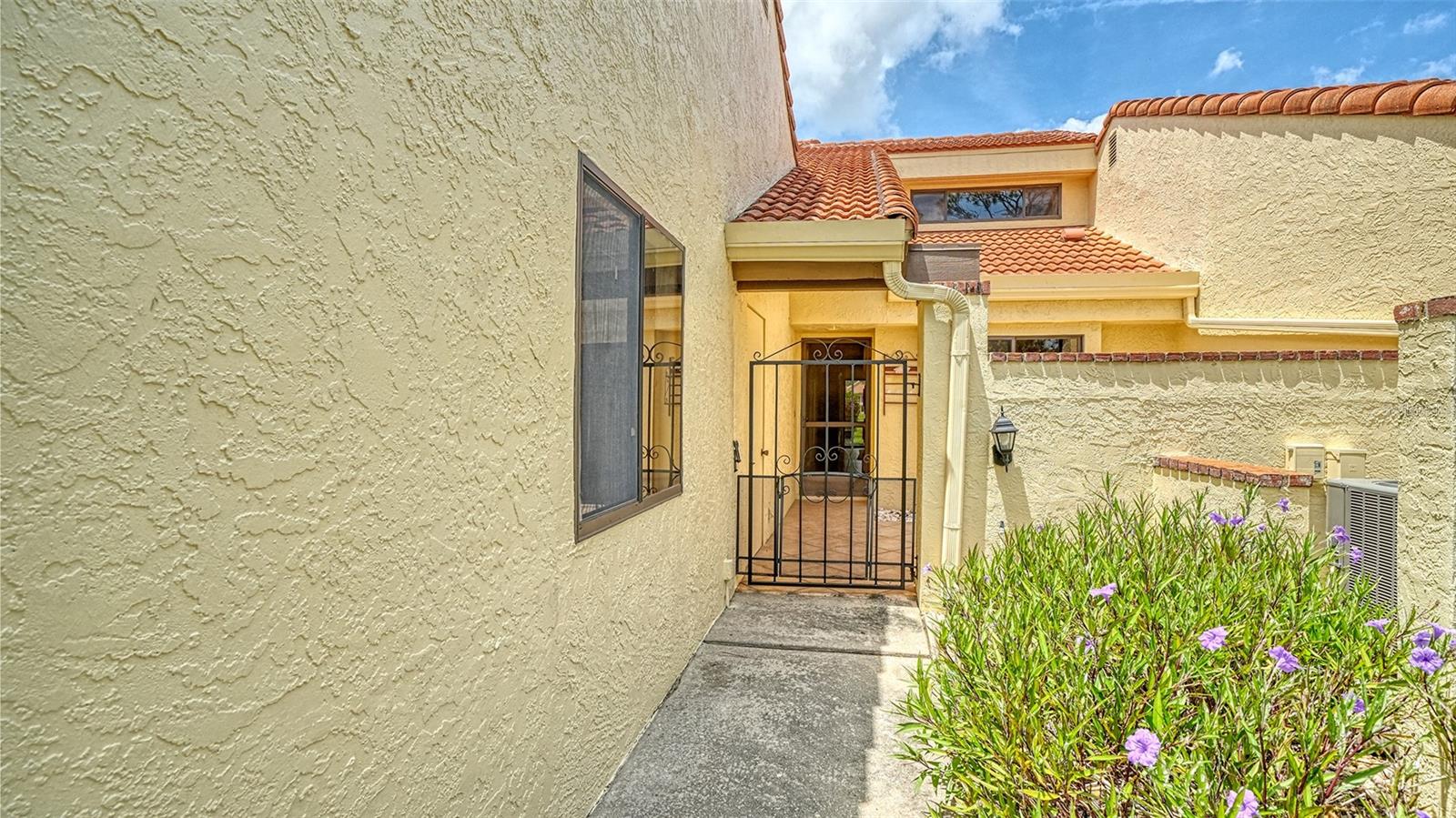 HUNTINGWOOD - Residential