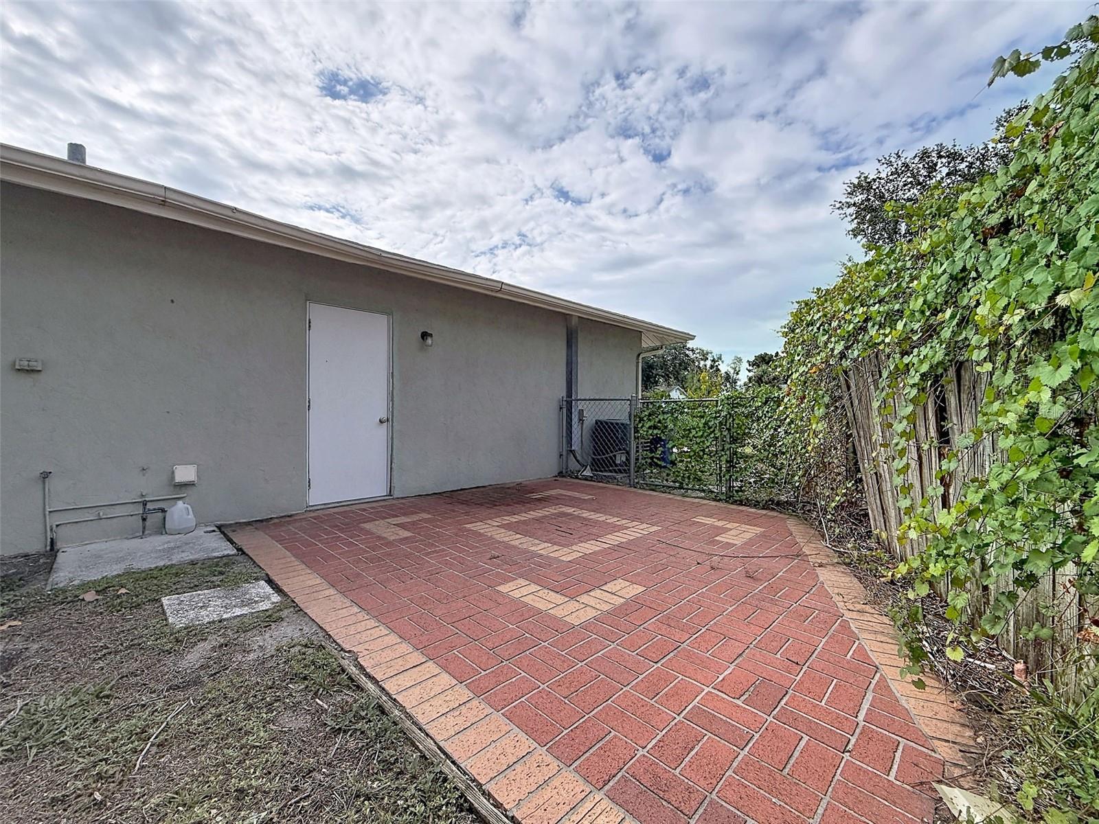 LAKEWOOD ESTATES - Residential