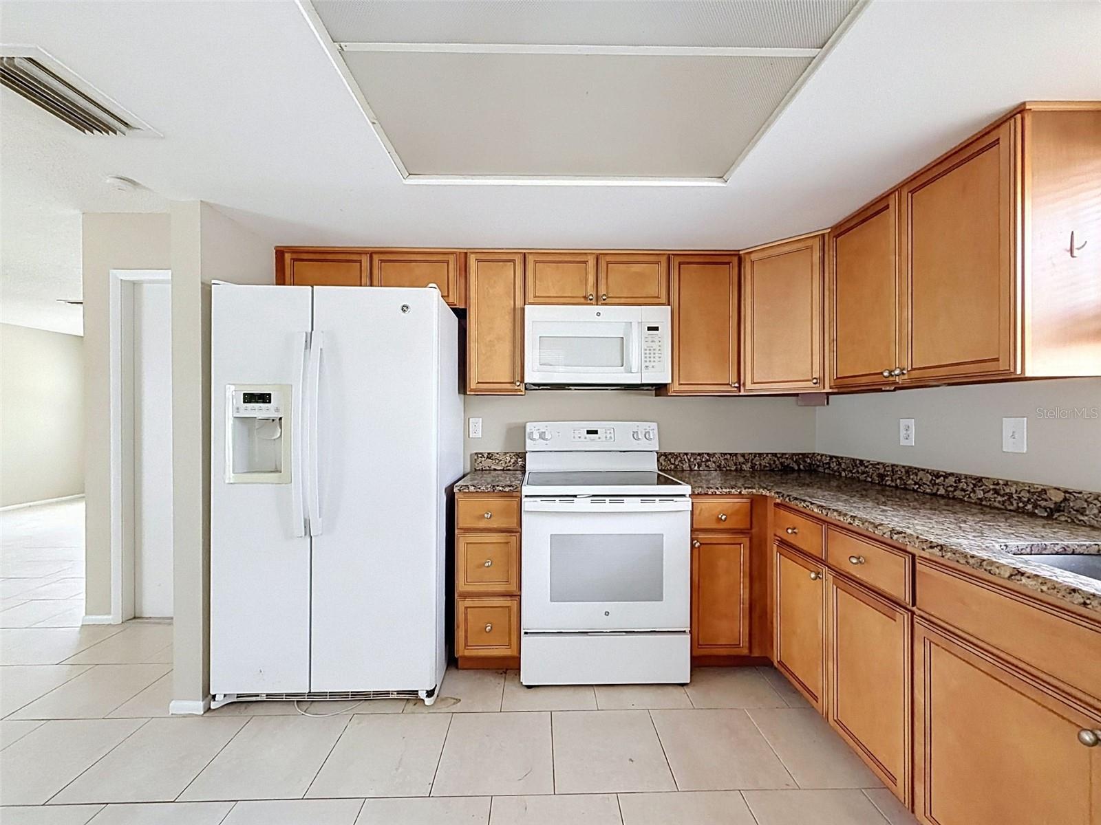 LAKEWOOD ESTATES - Residential