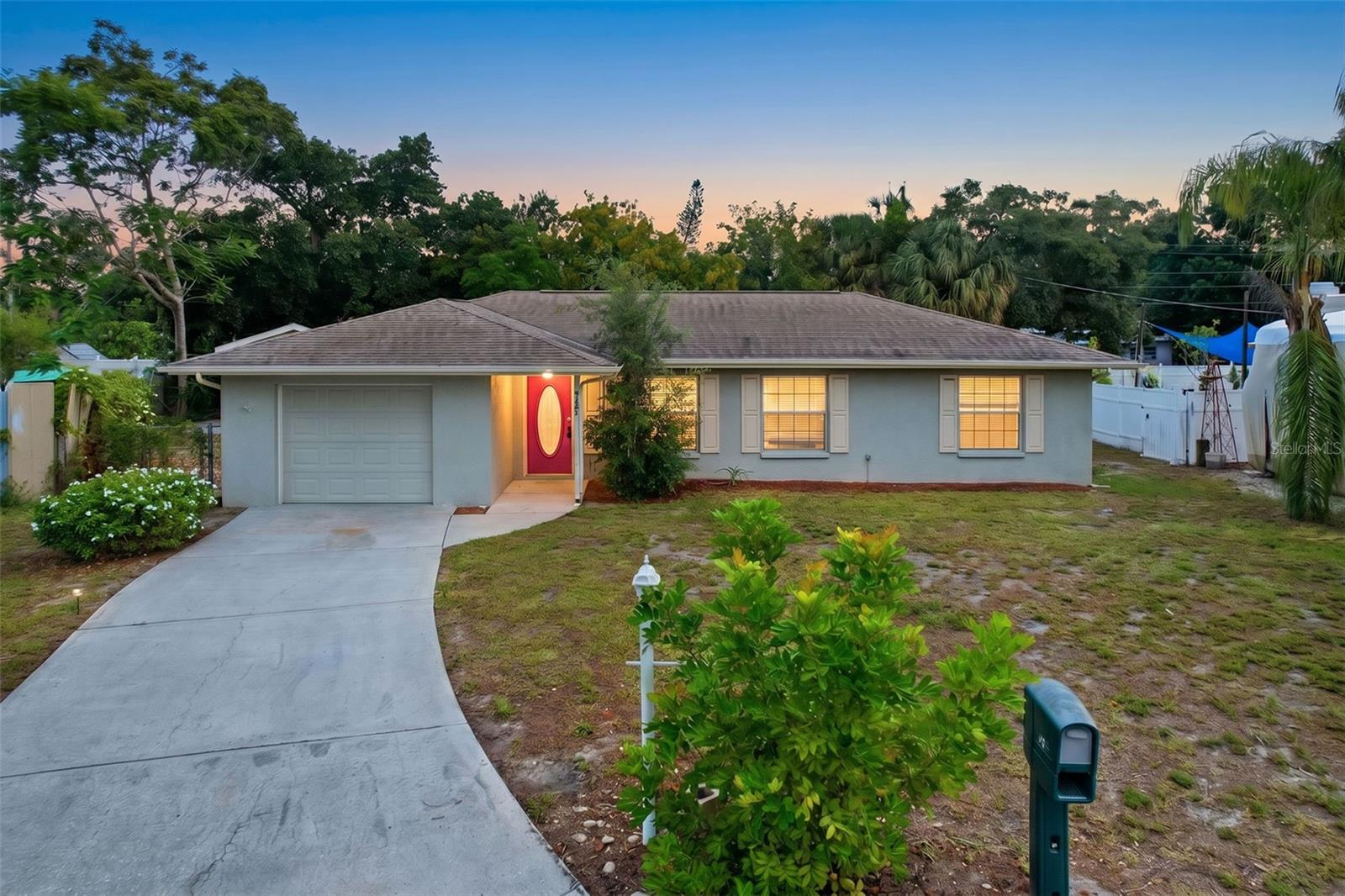 LAKEWOOD ESTATES - Residential