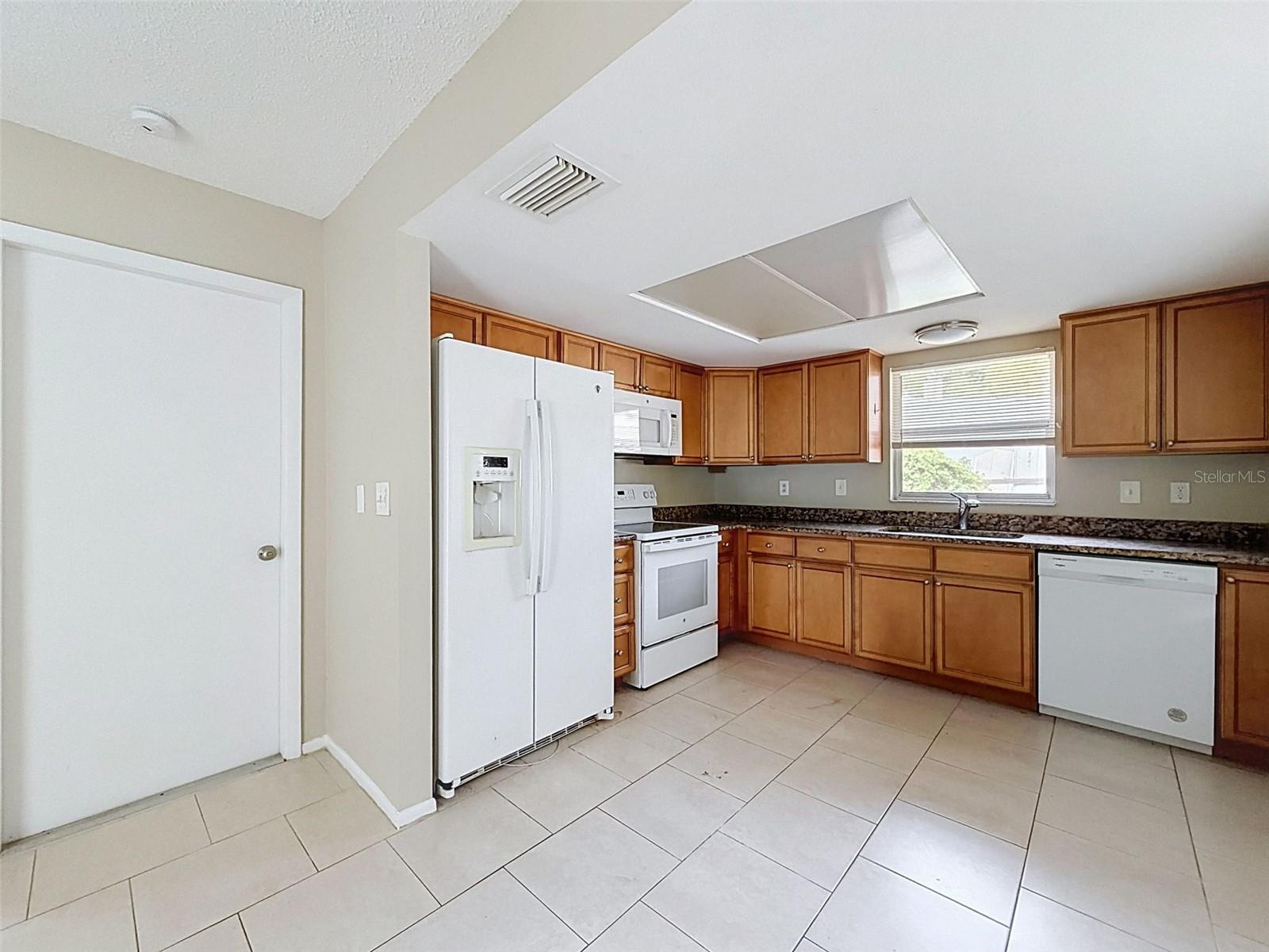 LAKEWOOD ESTATES - Residential