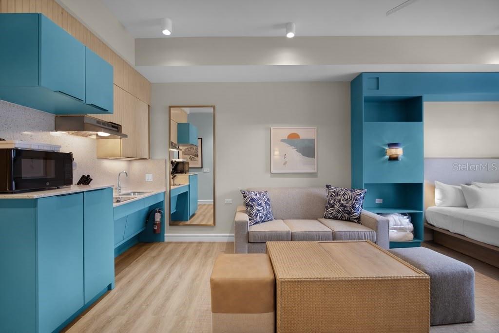 SUNSET WALK HOTEL CONDO PH 2-5 - Residential