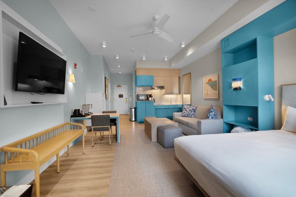 SUNSET WALK HOTEL CONDO PH 2-5 - Residential