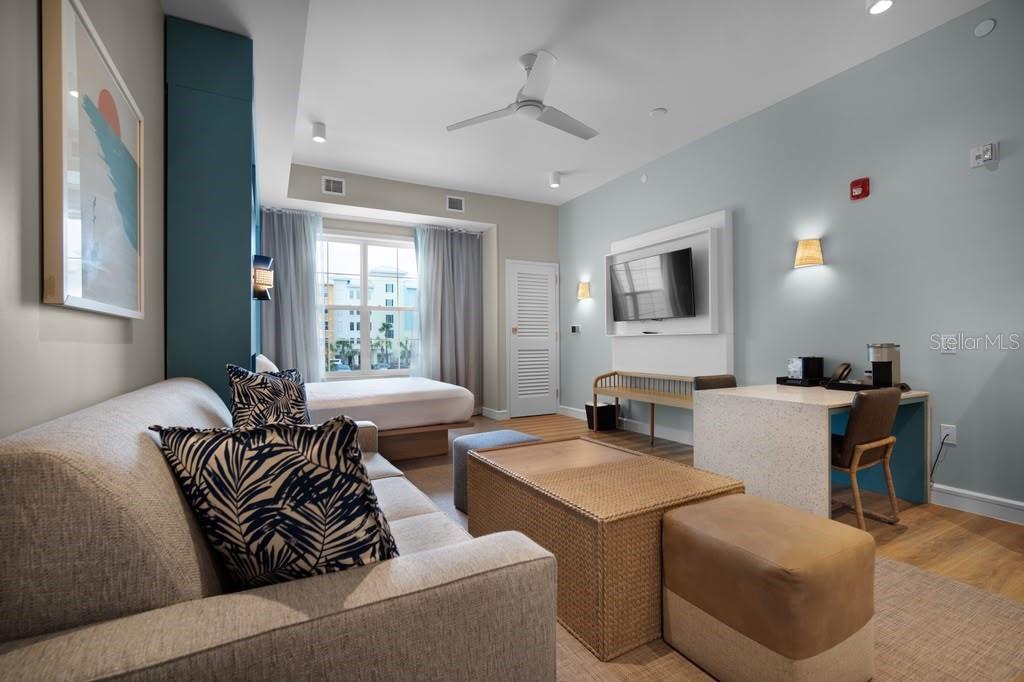 SUNSET WALK HOTEL CONDO PH 2-5 - Residential
