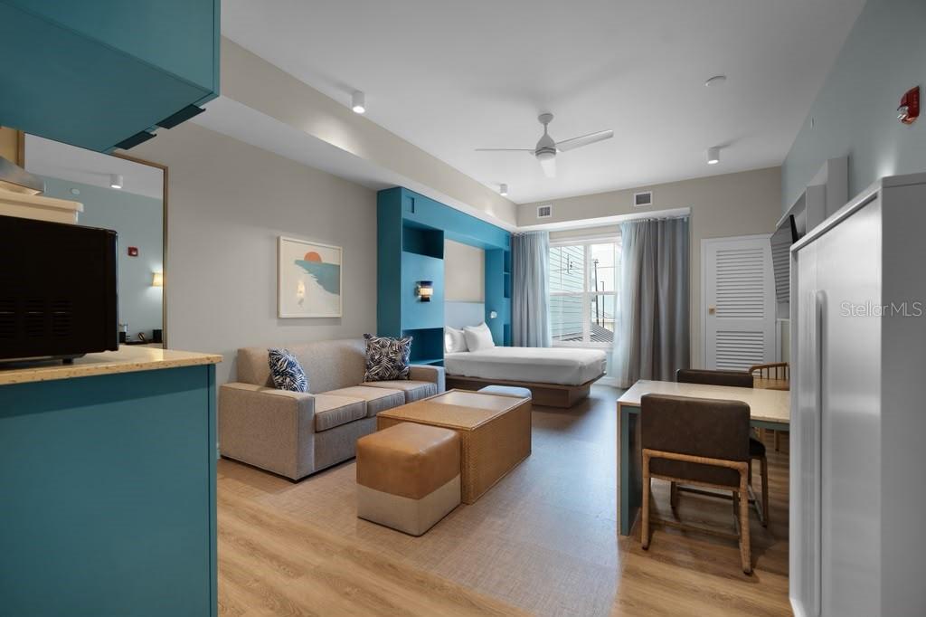 SUNSET WALK HOTEL CONDO PH 2-5 - Residential