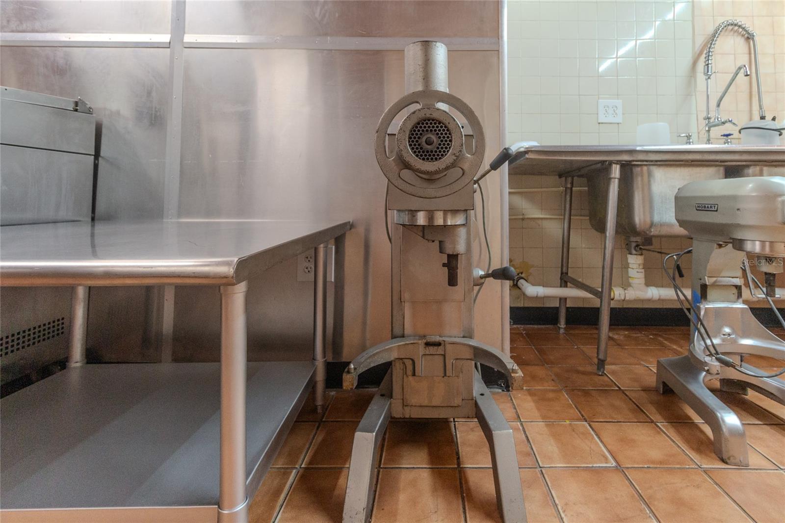 NORTH LAKELAND - Commercial Sale