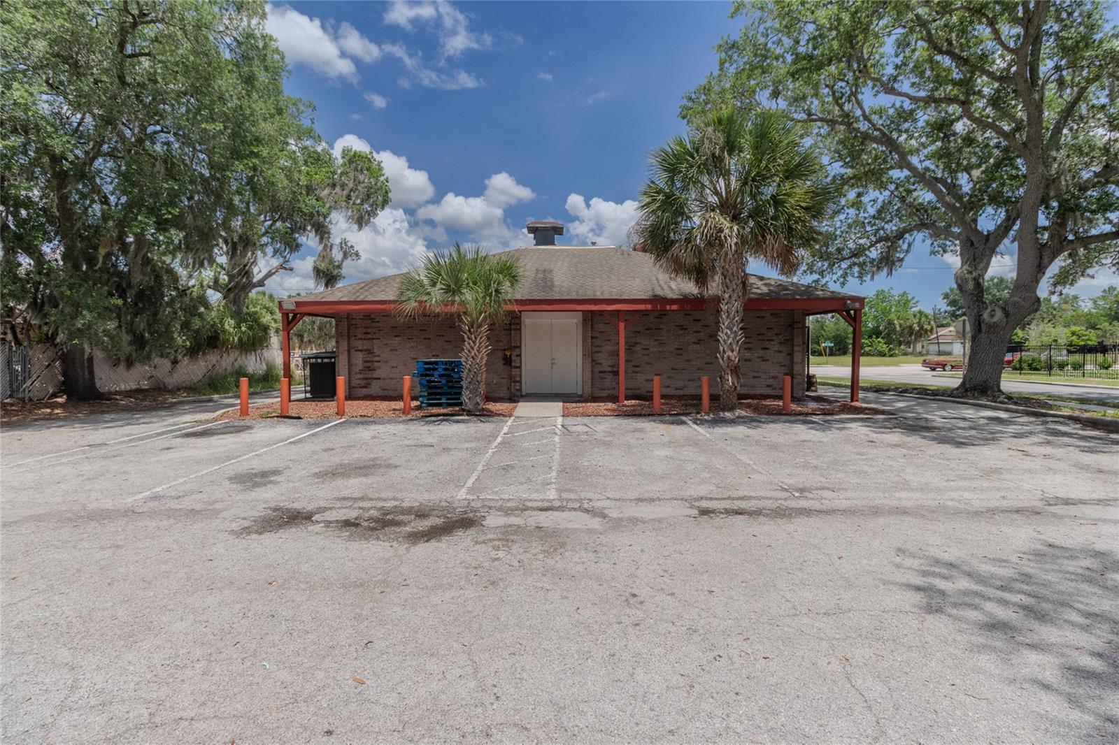 NORTH LAKELAND - Commercial Sale