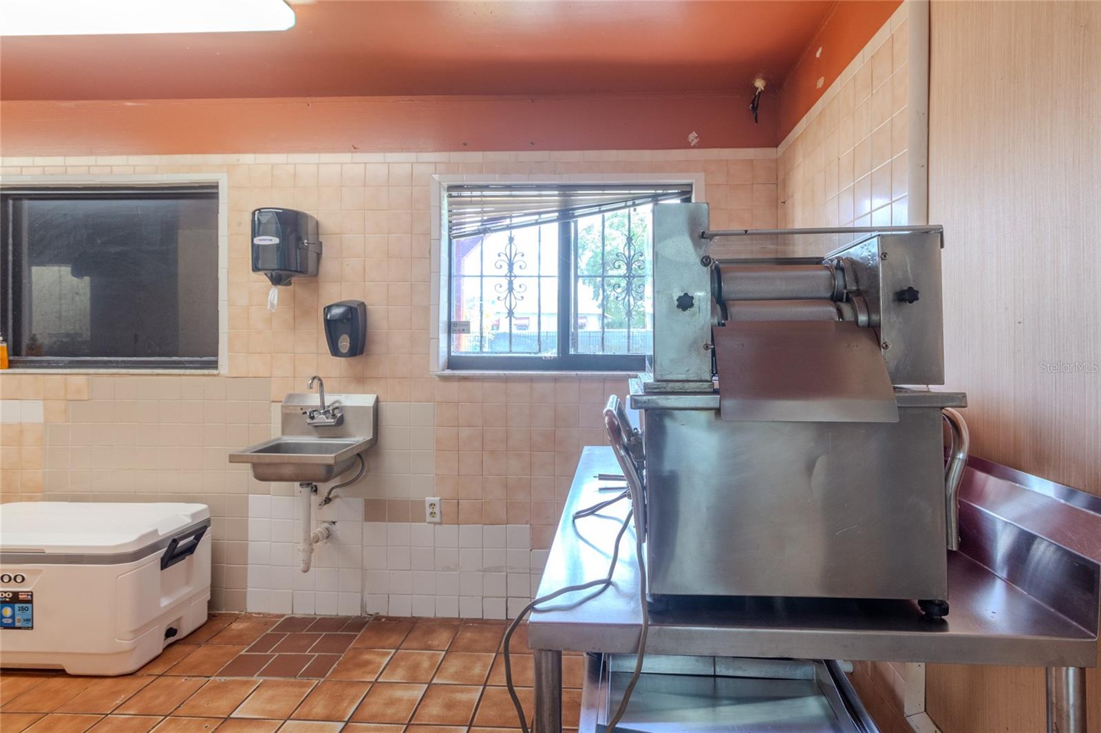 NORTH LAKELAND - Commercial Sale