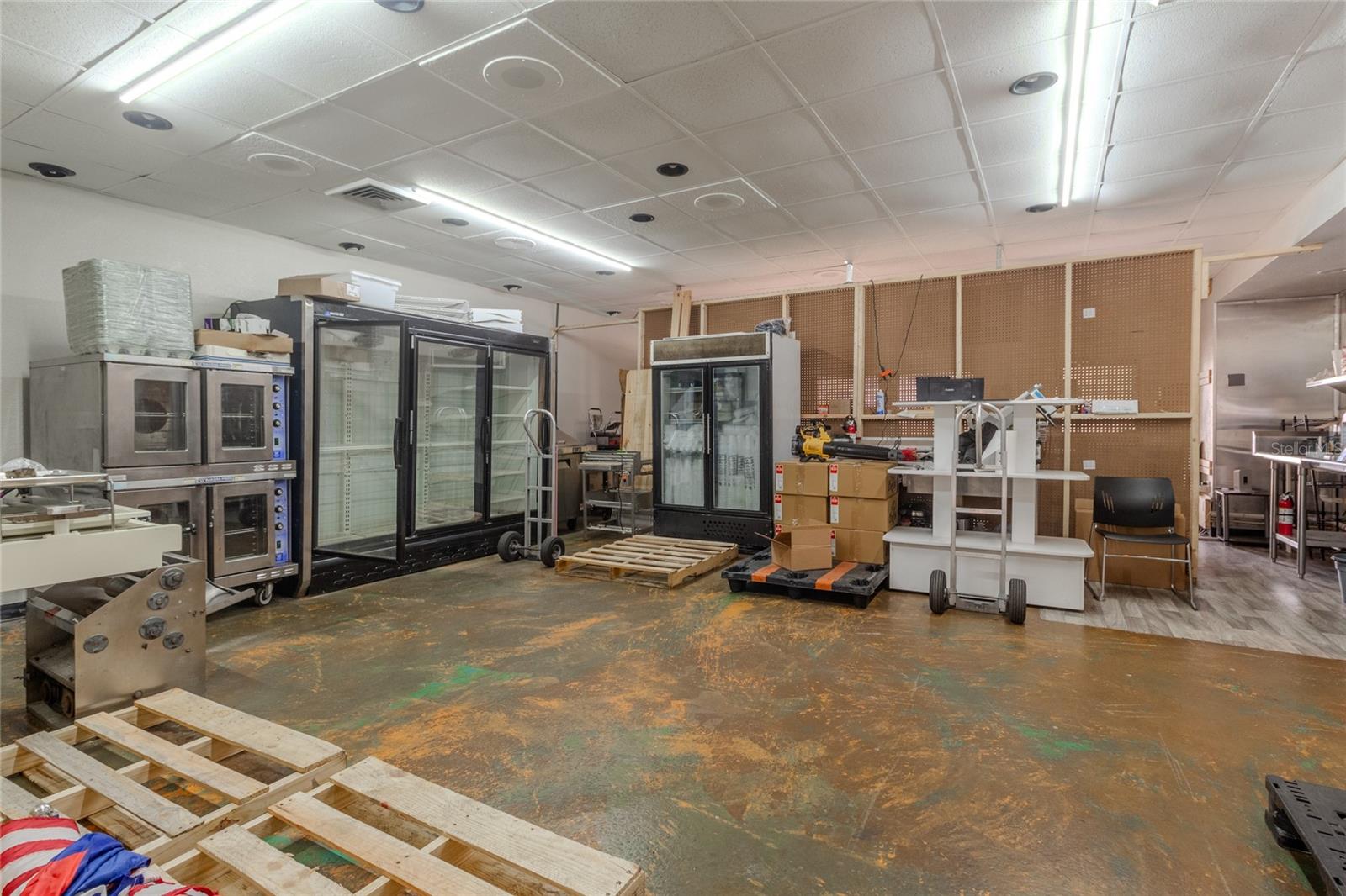 NORTH LAKELAND - Commercial Sale