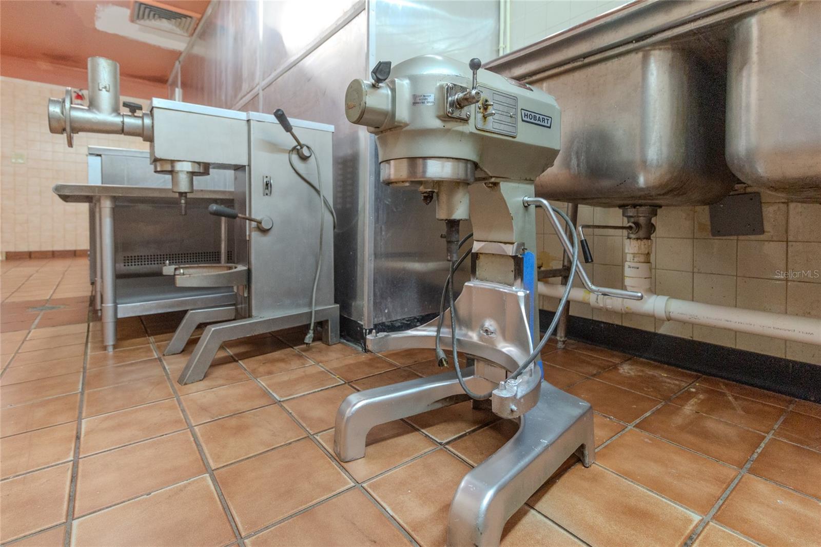 NORTH LAKELAND - Commercial Sale