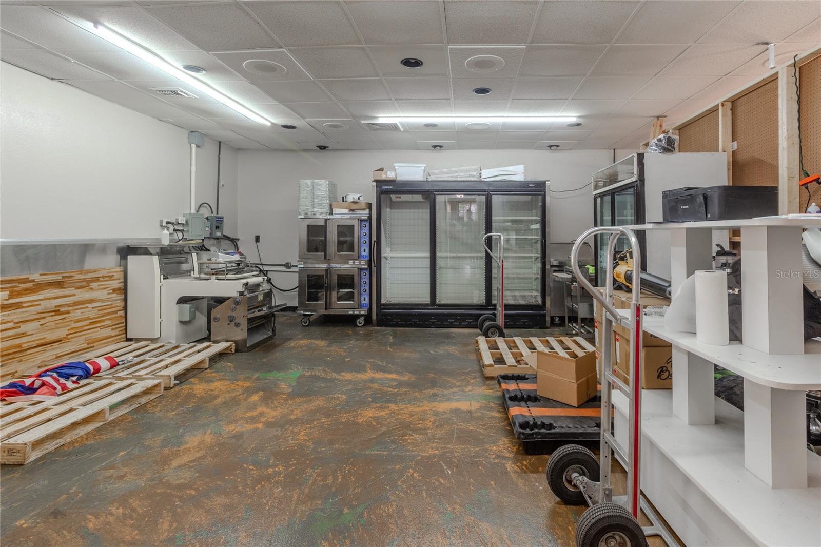 NORTH LAKELAND - Commercial Sale