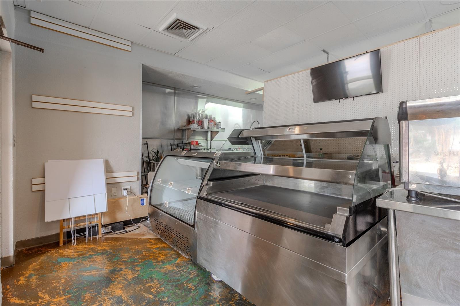 NORTH LAKELAND - Commercial Sale
