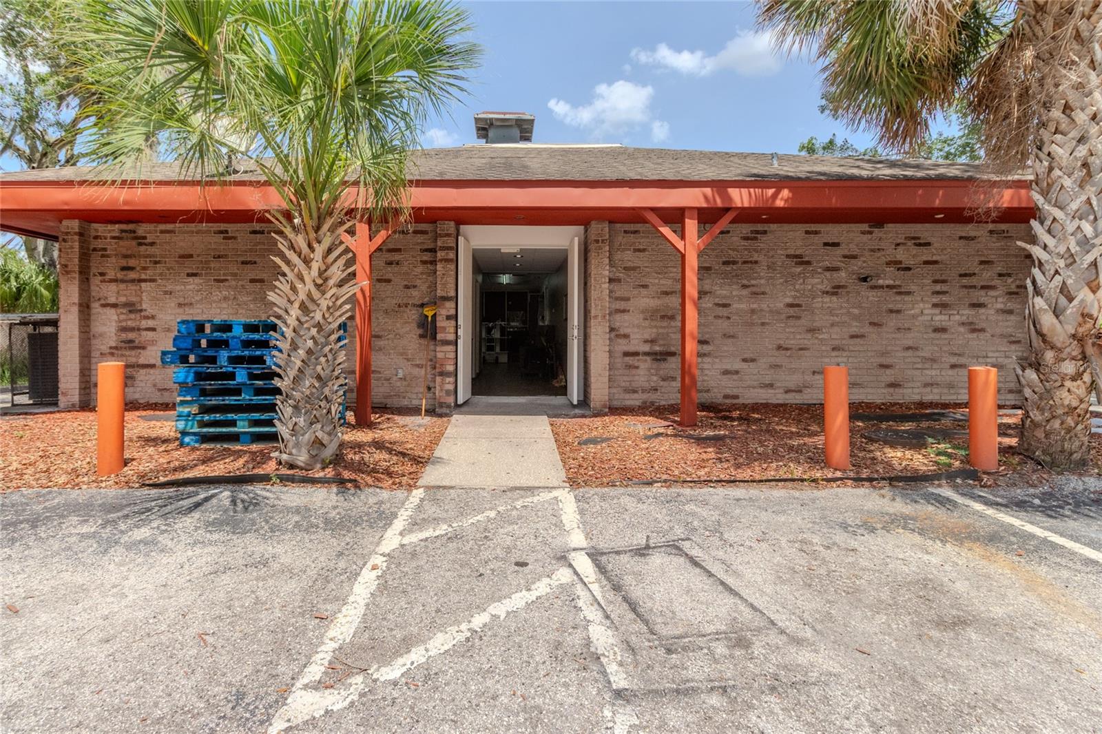 NORTH LAKELAND - Commercial Sale