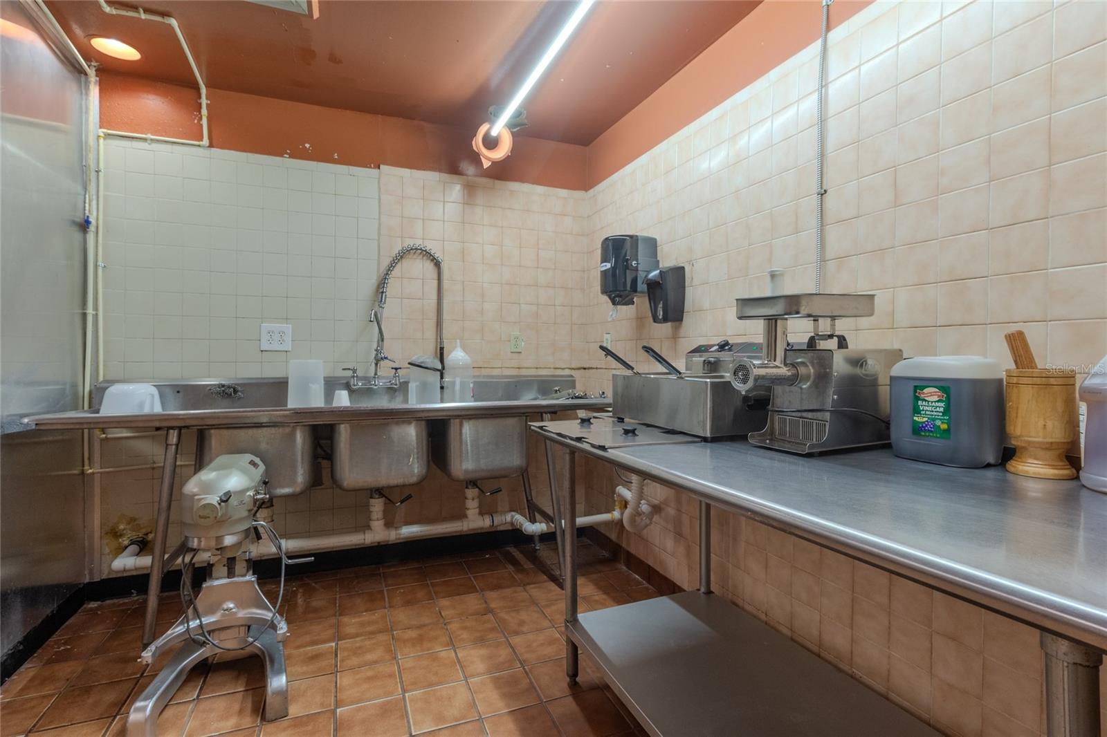 NORTH LAKELAND - Commercial Sale