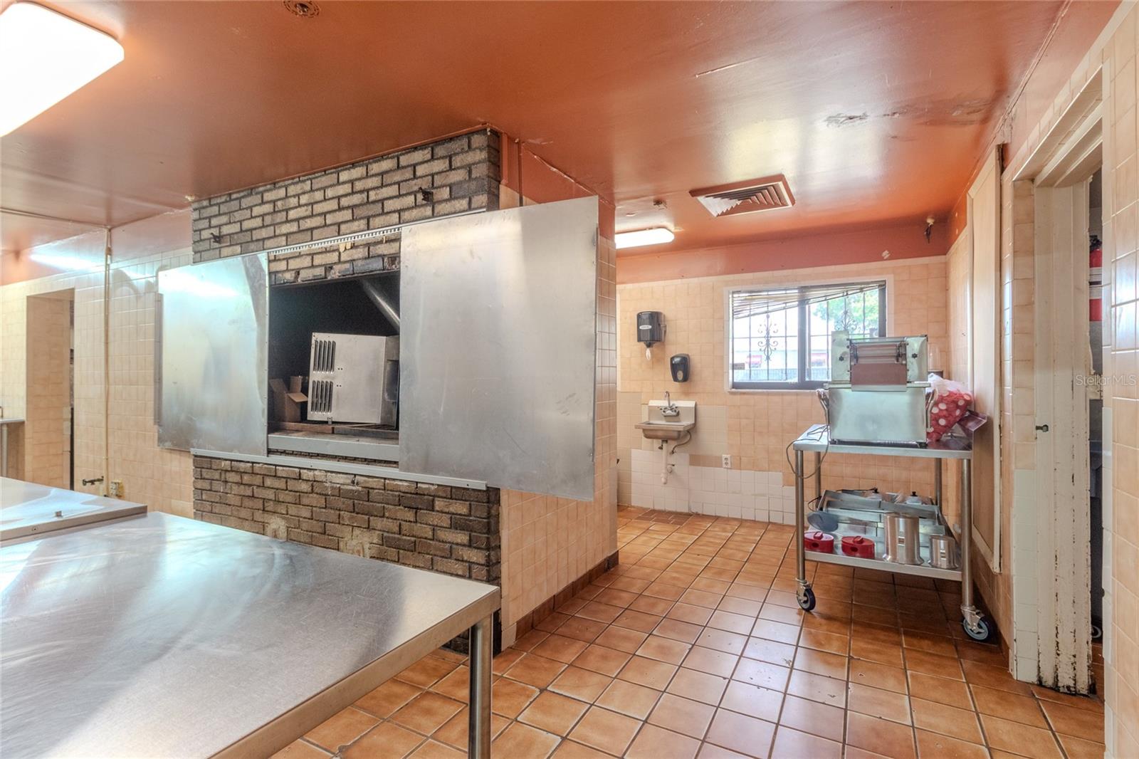 NORTH LAKELAND - Commercial Sale