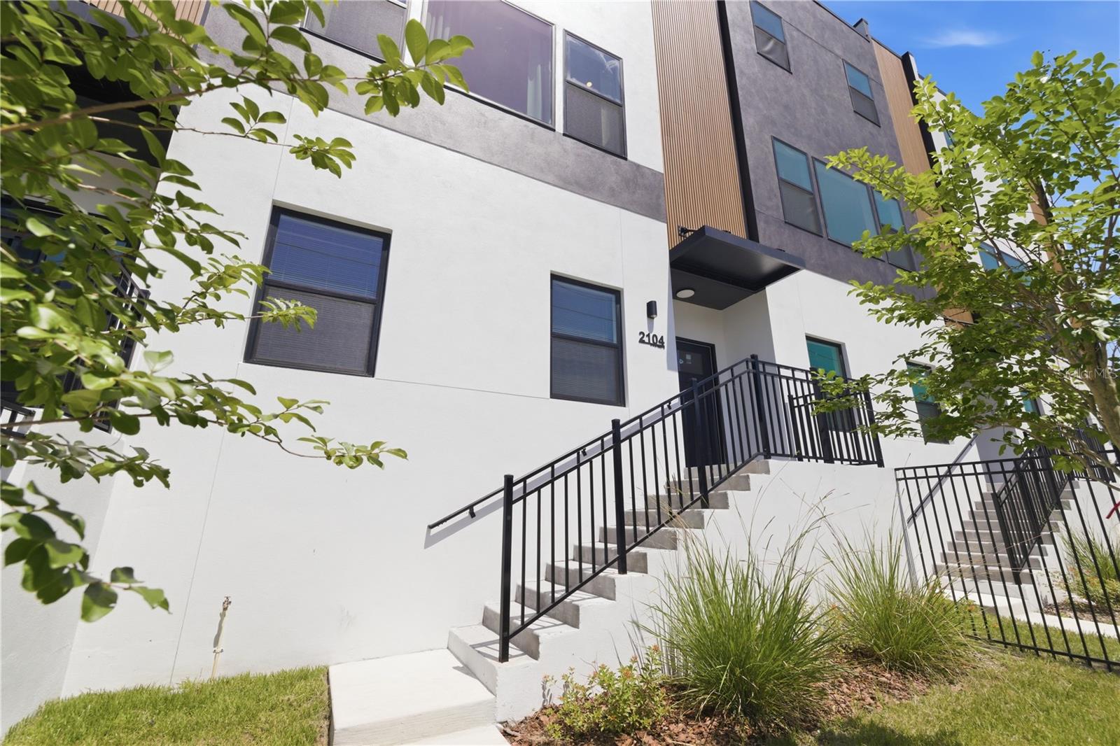4TH STREET GARDENS - Residential