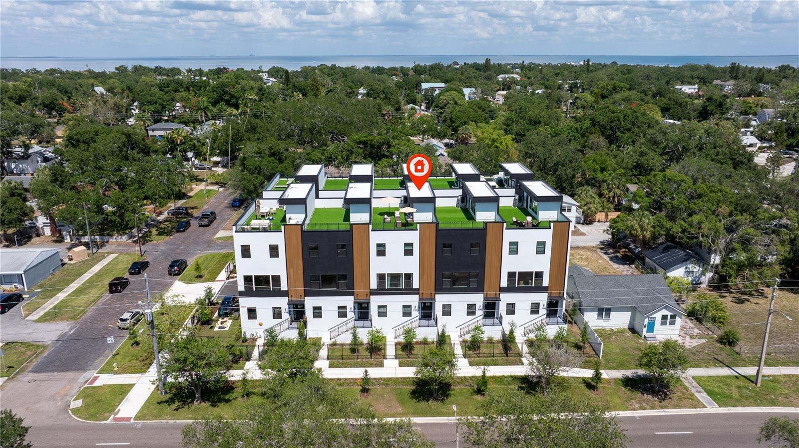 4TH STREET GARDENS - Residential