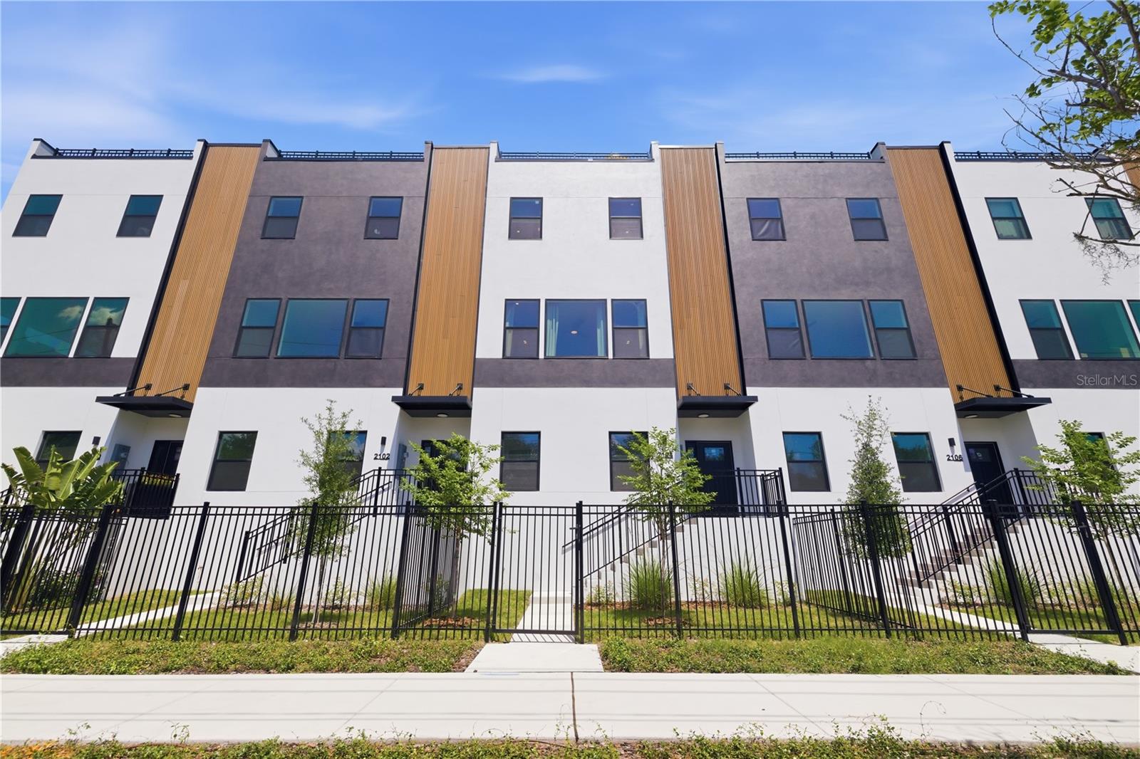 4TH STREET GARDENS - Residential