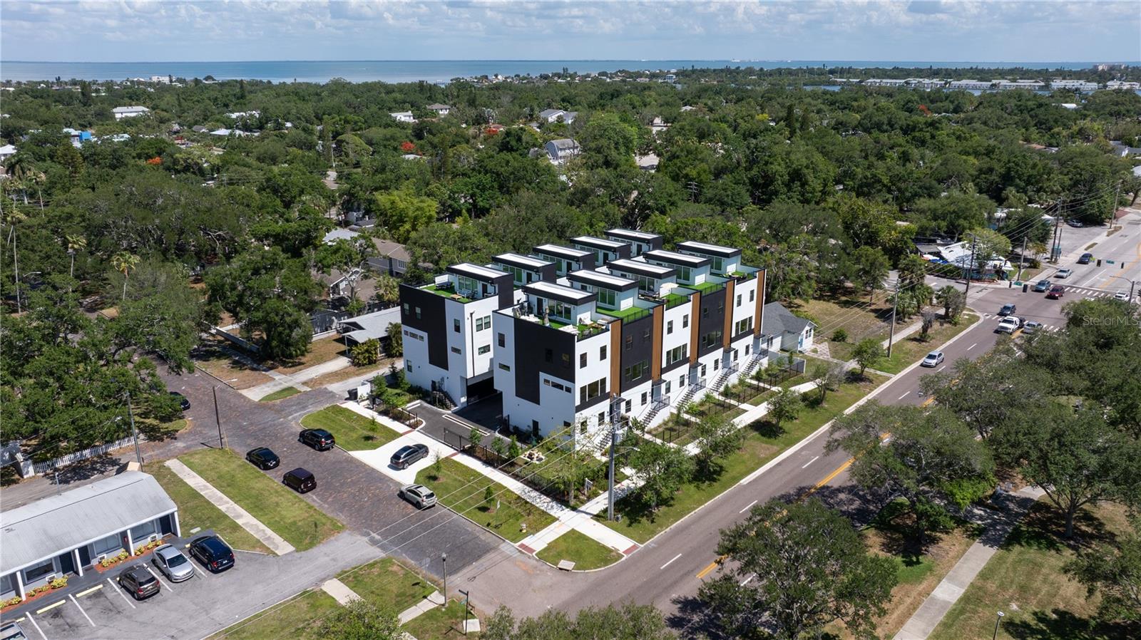 4TH STREET GARDENS - Residential