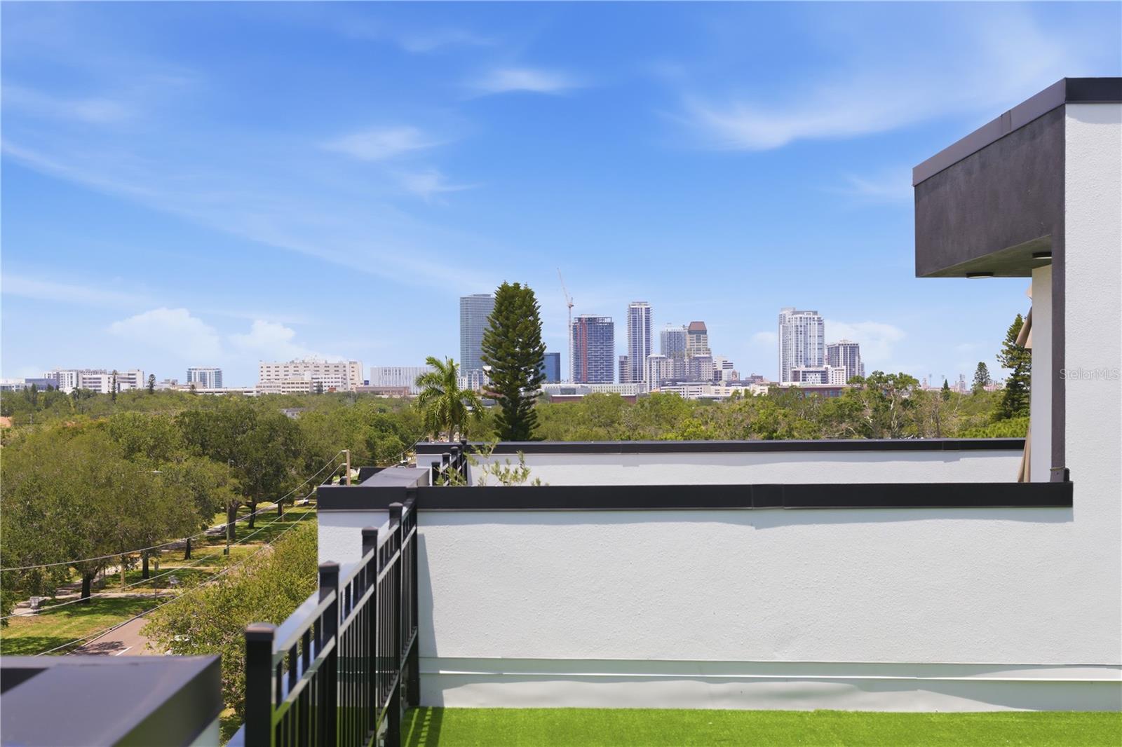 4TH STREET GARDENS - Residential