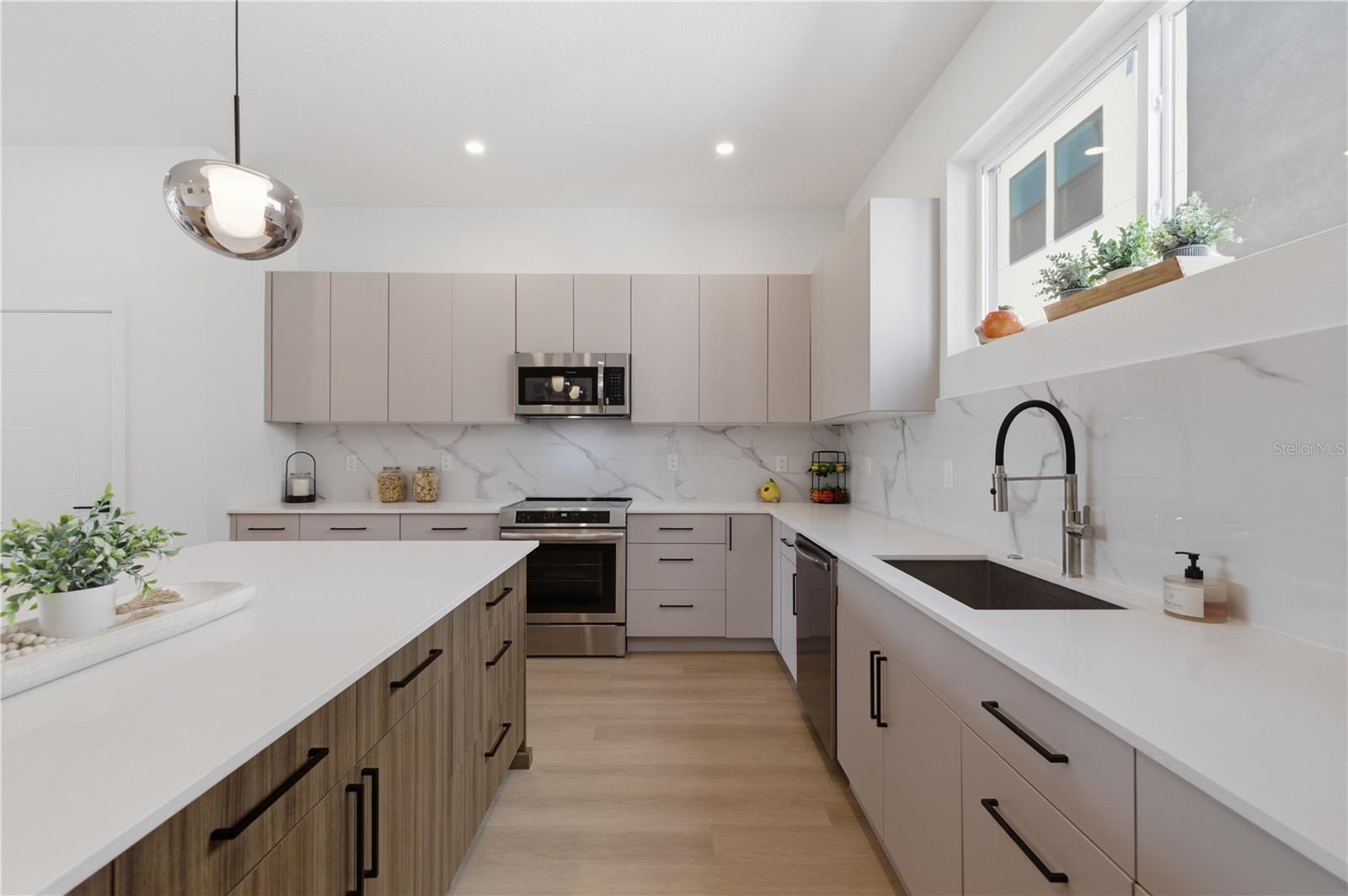 4TH STREET GARDENS - Residential
