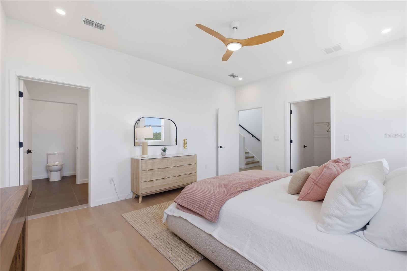 4TH STREET GARDENS - Residential
