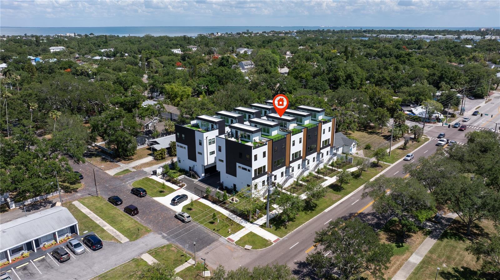 4TH STREET GARDENS - Residential