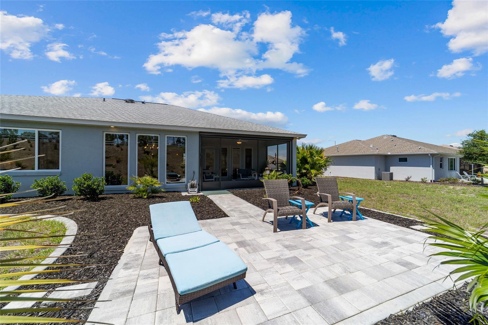 ON TOP OF THE WORLD - Residential