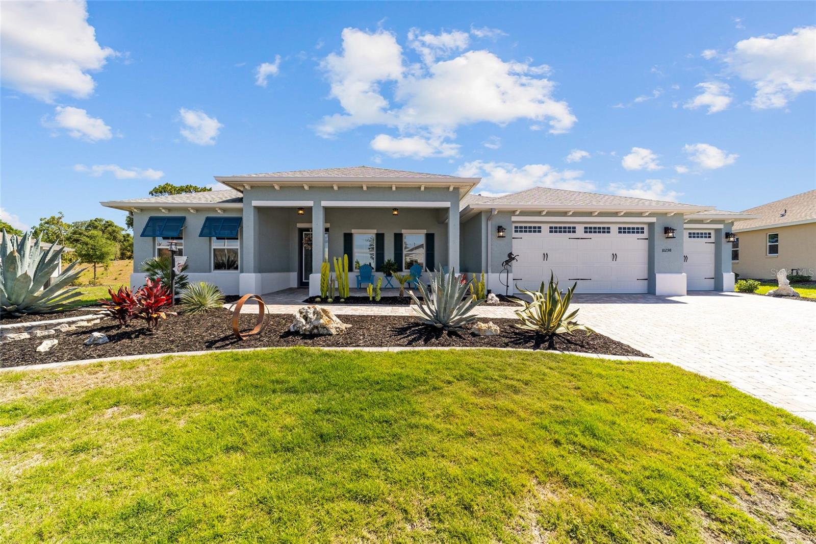 ON TOP OF THE WORLD - Residential