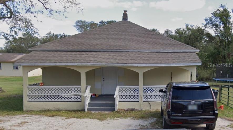 Charming 3-bedroom, 1.5-bath home in Mulberry with strong investment potential! Featuring a roof only 7 years old and central A/C updated in 2019, this property is in solid condition with very little work needed. Perfect for cash buyers or investors looking for a turnkey rental or an easy move-in-ready home. Great opportunity to add to your portfolio or make it your own—don’t miss this investor’s dream! Quick Closing!