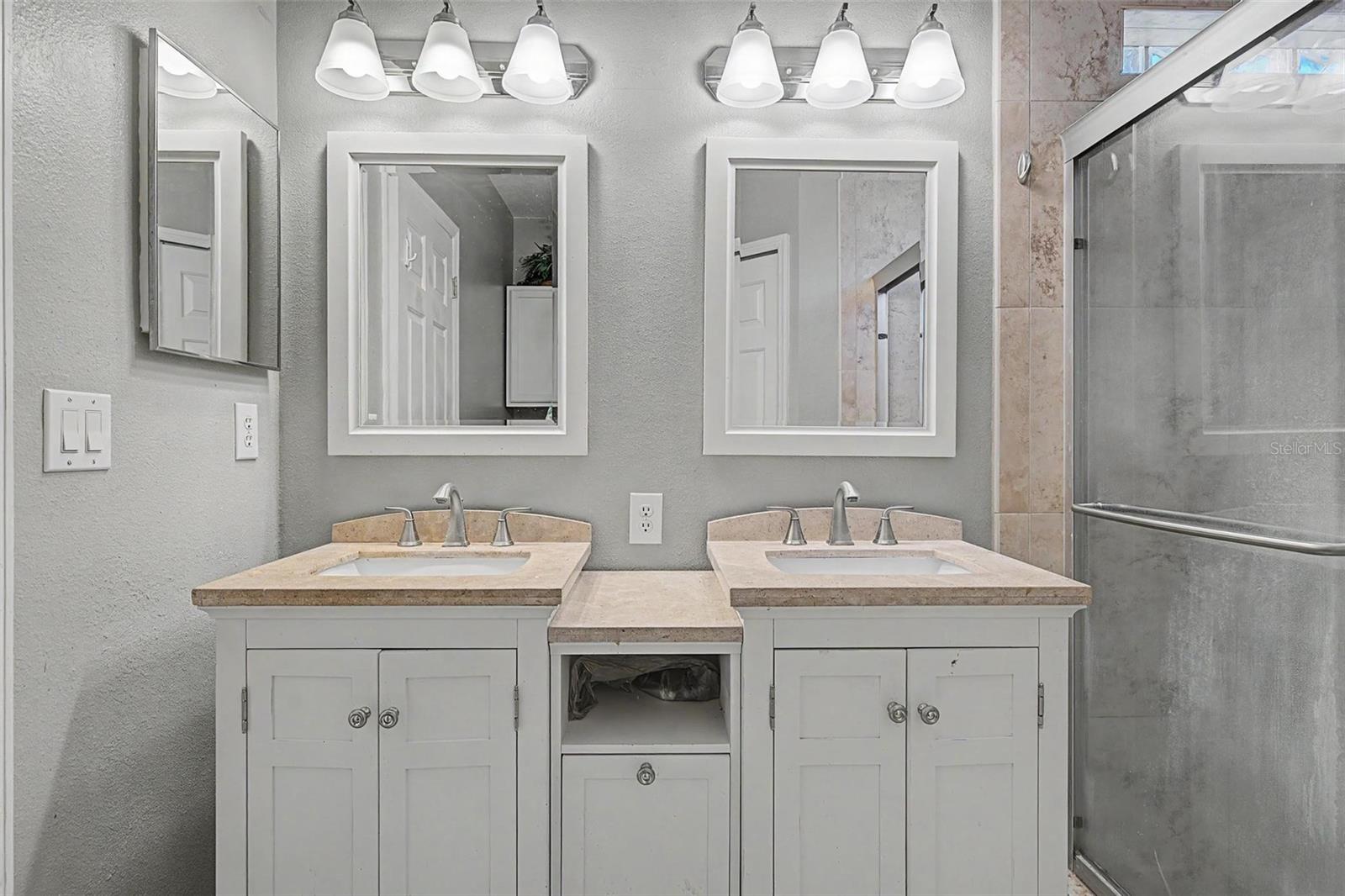 OAK GROVE - Residential