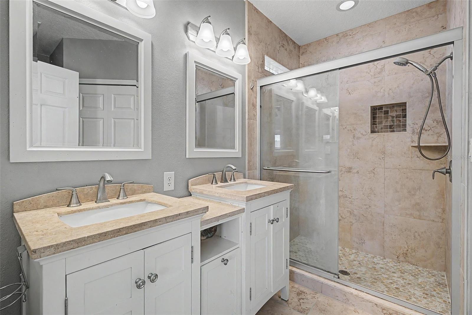 OAK GROVE - Residential