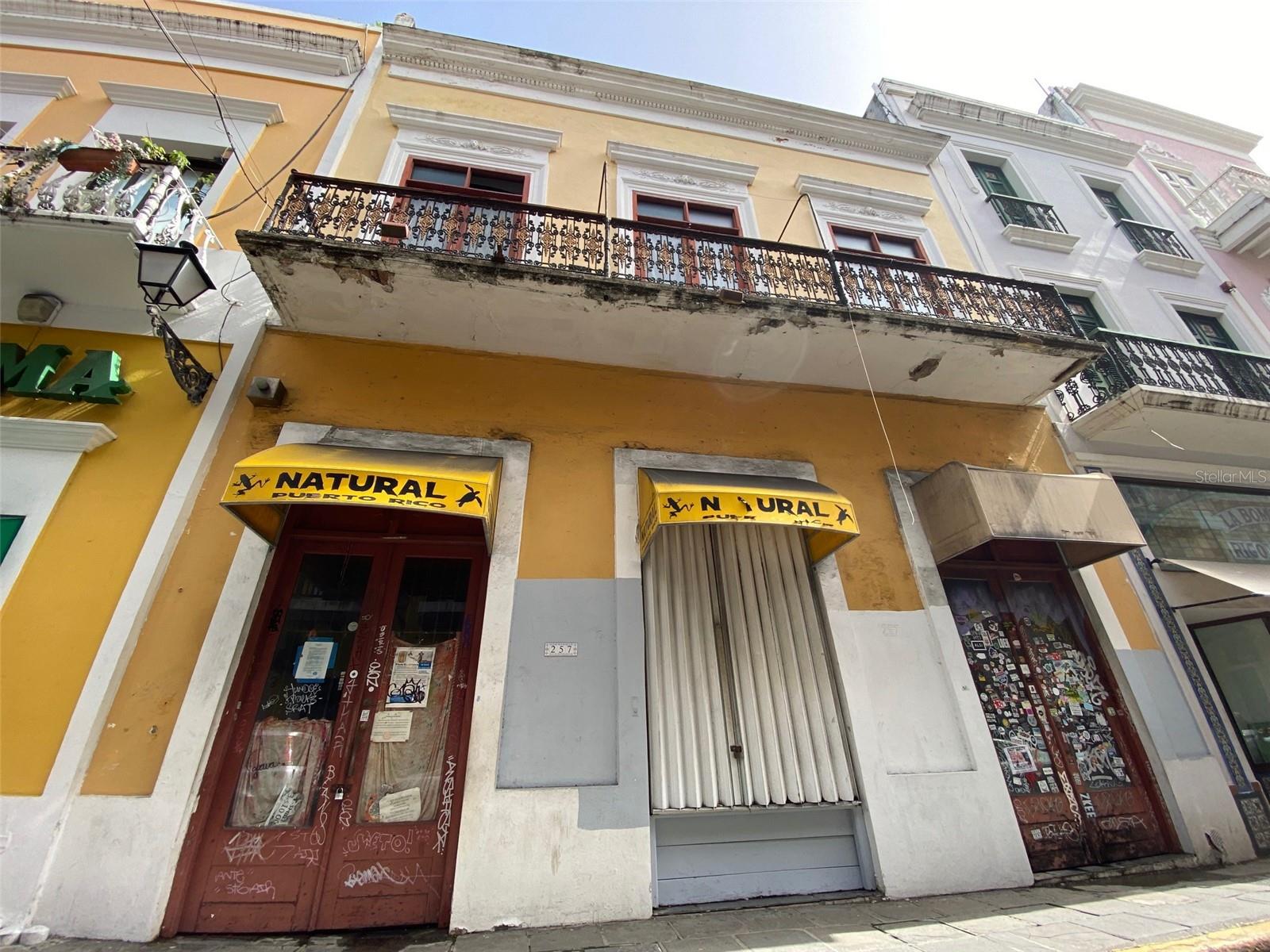 HISTORIC BUILDING LOCATED ON ONE OF THE MAIN  STREET IN OLD SAN JUAN WARD.  HAS GOOD FRONTAGE TO  SAN FRANCISCO STREET. HIGHEST AND BEST USE COMMERCIAL. OR POTENTIAL AIRBNB AT SECOND AND THIRD LEVEL.   THREE LEVEL BUILDING. GREAT FOR INVESTORS TO RENOVATED AND UPGRADE TO BEST SCALE.  FIRST LEVEL 3,030 SQ.FT. ,  SECOND LEVEL 3,030 SQ. FT.. AND THIRD LEVEL 1,659.00 SQ. FT.   GROSS BUILDING AREA  7,719 SQ FT.  COMMERCIAL ZONE THREE (C-3). TOPOGRAPHY/SHAPE - LEVEL RECTANGULAR.  UTILITIES - ONCE RENOVATED AND UPGRADED ELECTRIC POWER LINE, POTABLE WATER, TELEPHONE AND SANITARY SEWER, SHALL BE CONNECTED AGAIN.