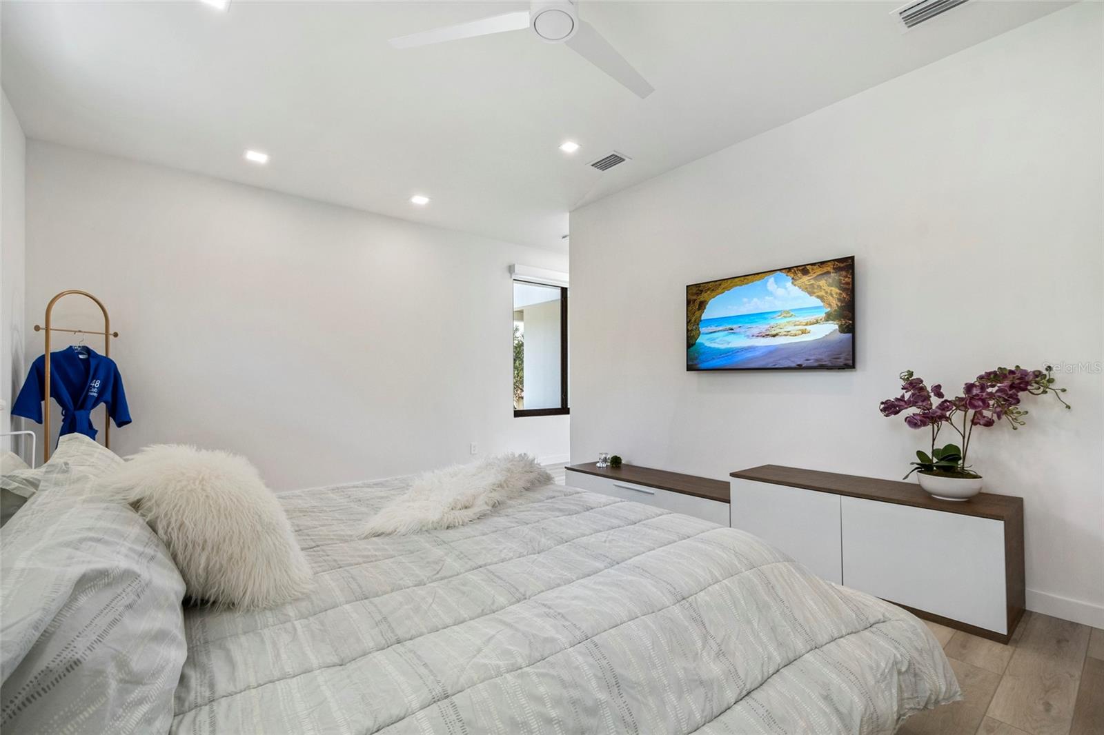 DOWN ACRES ESTATES - Residential