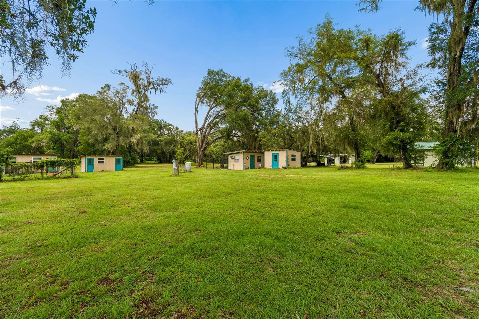 ROYAL OAKS RETREATS - Residential