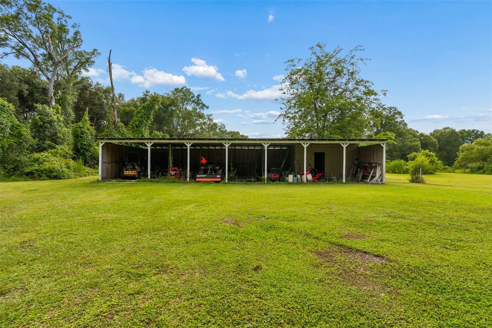 ROYAL OAKS RETREATS - Residential
