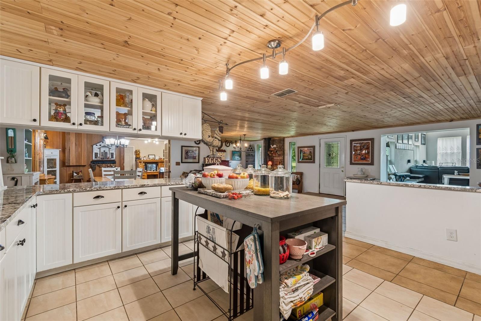 ROYAL OAKS RETREATS - Residential