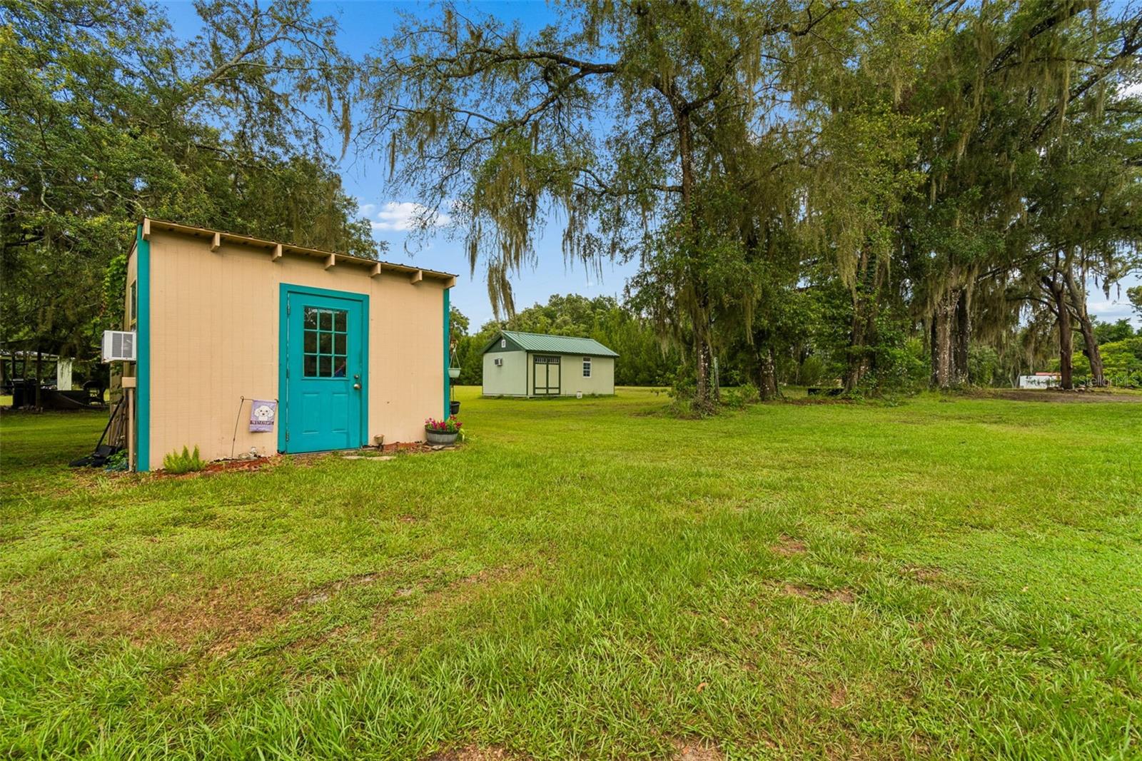 ROYAL OAKS RETREATS - Residential