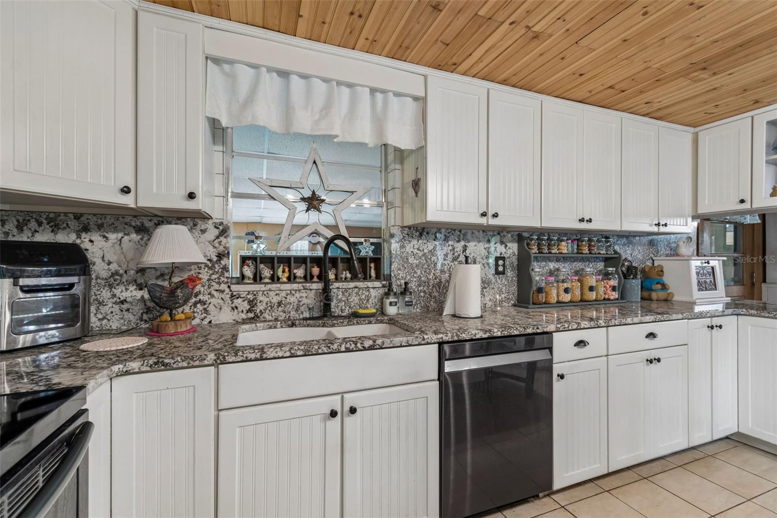 ROYAL OAKS RETREATS - Residential