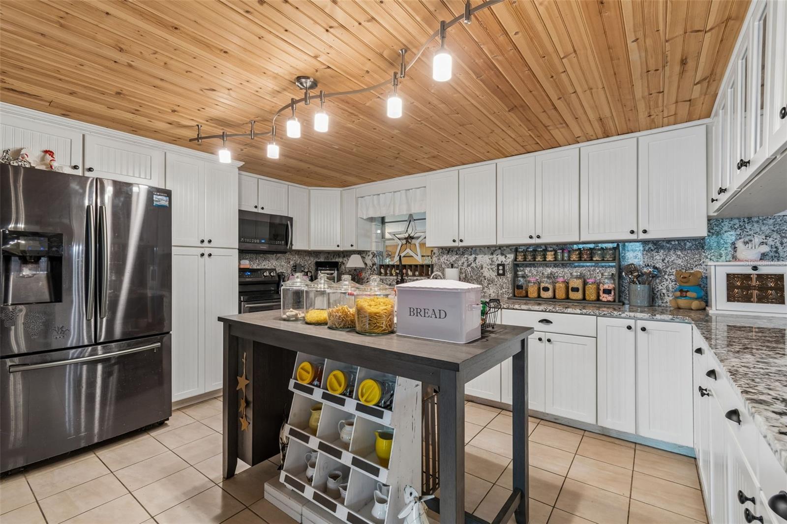 ROYAL OAKS RETREATS - Residential