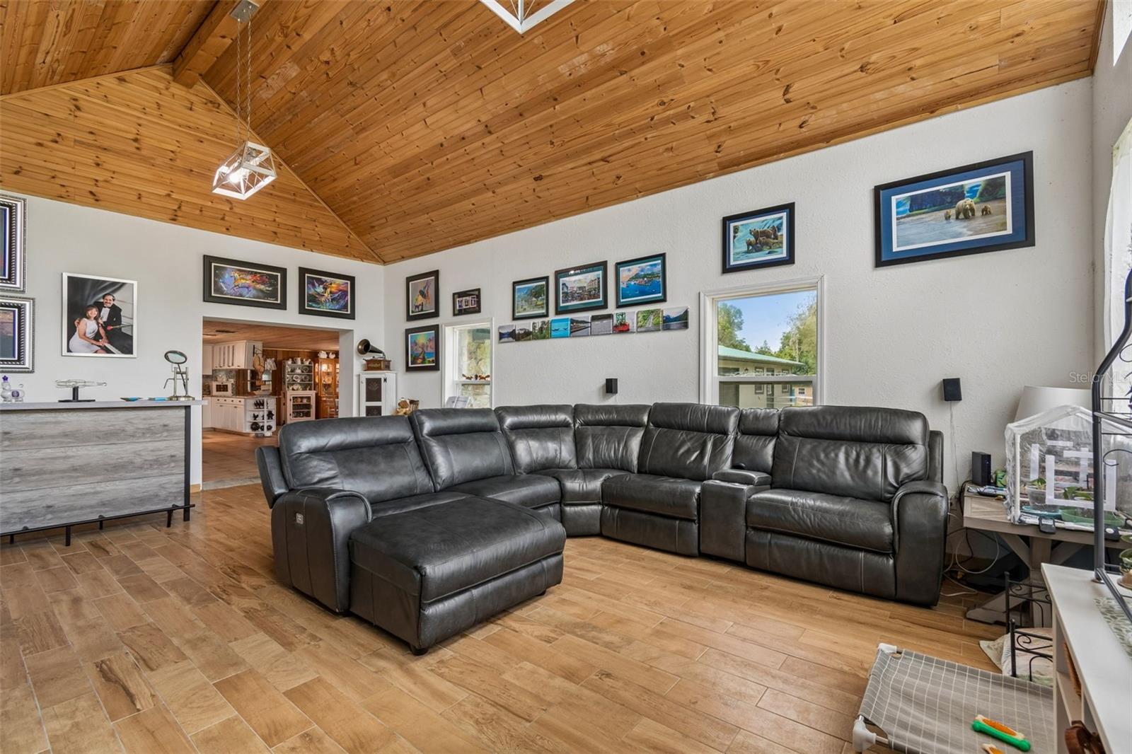 ROYAL OAKS RETREATS - Residential